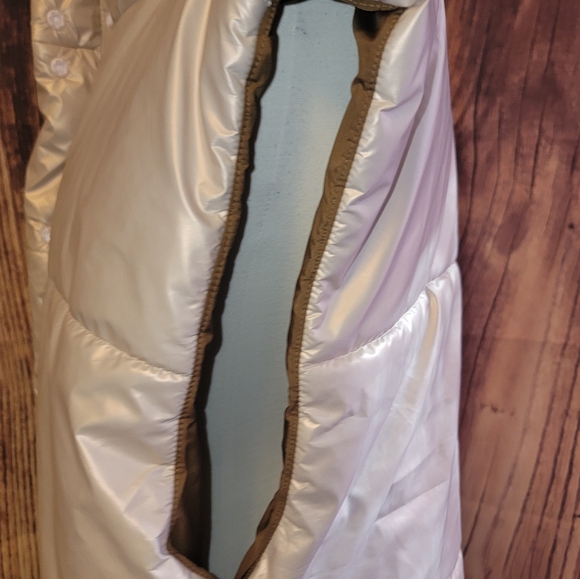 Fabletics Oversized Puffer Vest Size S Natural Blush/Bronzed Brown - Picture 10 of 10